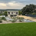 Bellevue Pool Jacuzzi Private Cinema 8 Pers Willa