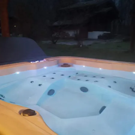 Bellevue Pool Jacuzzi Private Cinema 8 Pers
