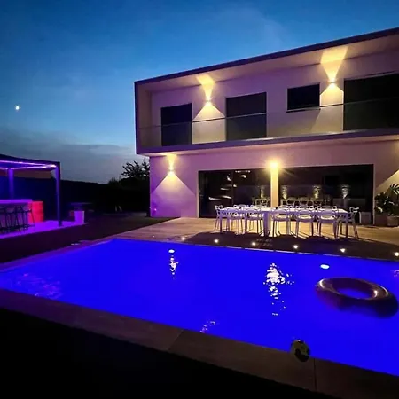 Bellevue Pool Jacuzzi Private Cinema 8 Pers Saint-Gely-du-Fesc