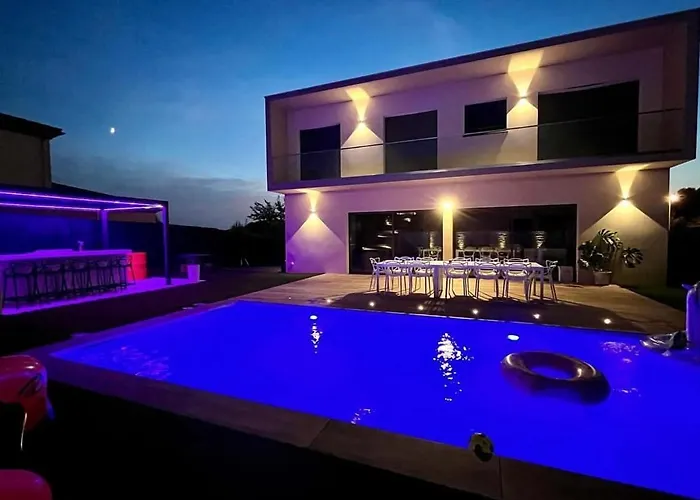 Bellevue Pool Jacuzzi Private Cinéma 8 Pers Villa
